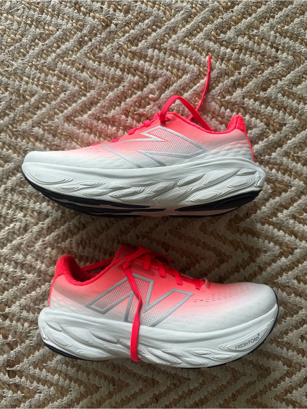 New Balance 1080 Women's White & Neon Pink Gradient Fresh Foam Running Shoes